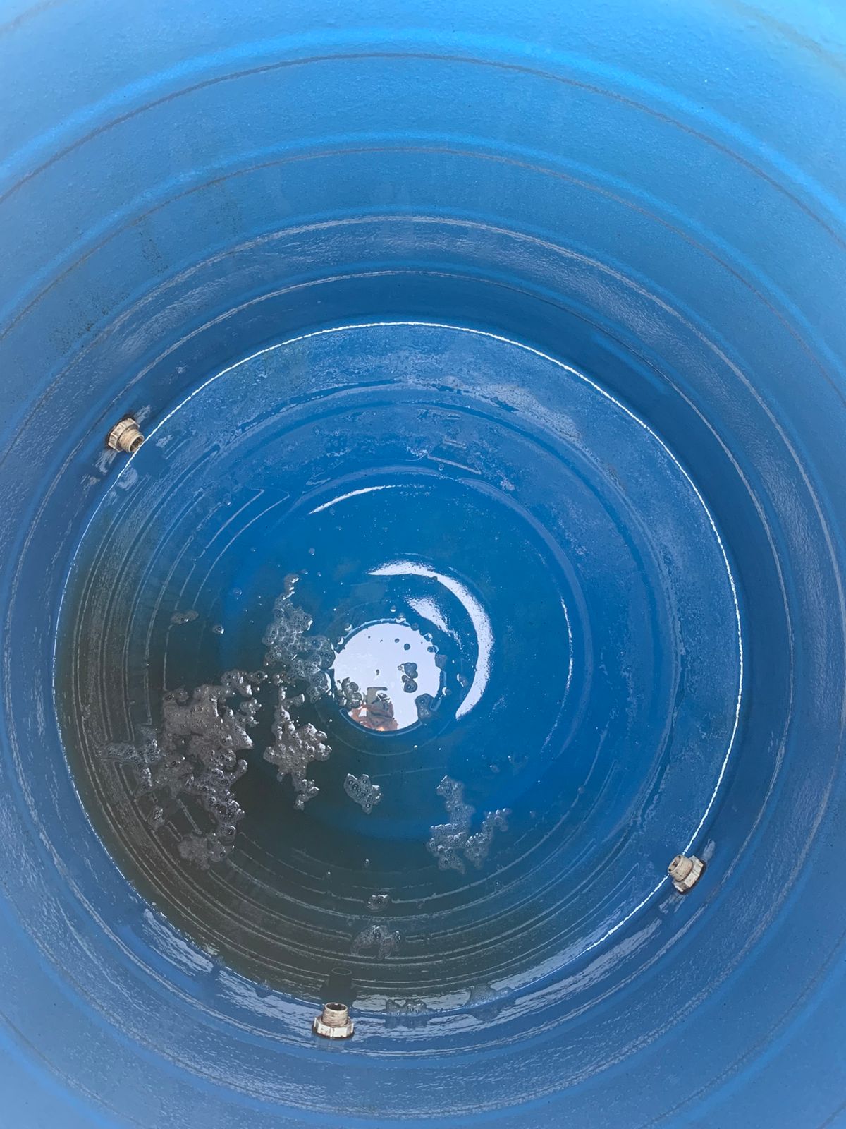 Water tank cleaning
