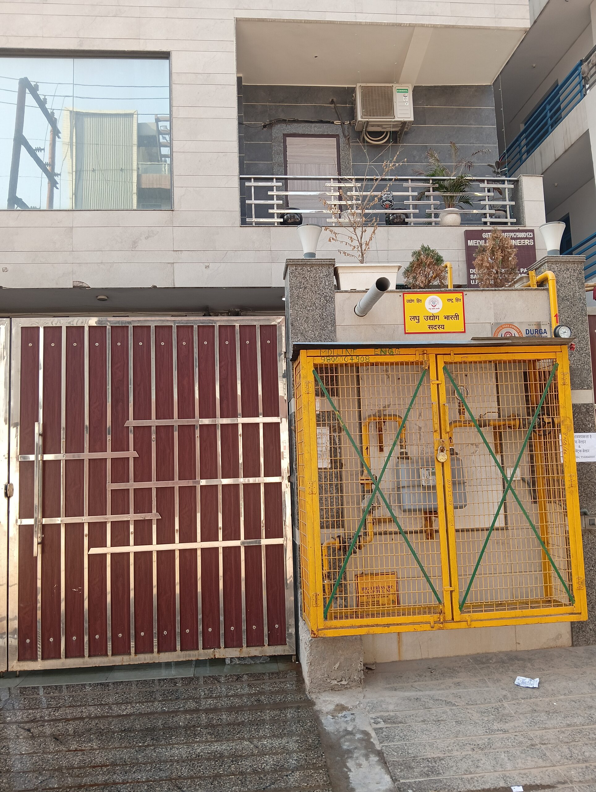 Urgent hiring electric Builder